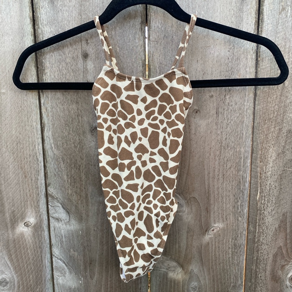 Girls Zara Giraffe Print One Piece Swimsuit Size 4-5